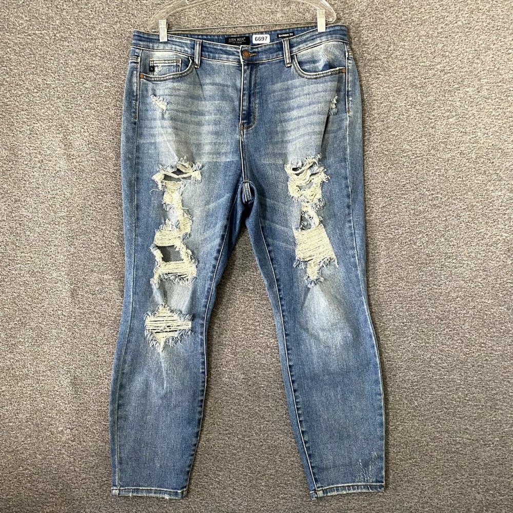 Judy Blue Women's Size 32 Boyfriend Fit Distressed Stretch Denim Jeans